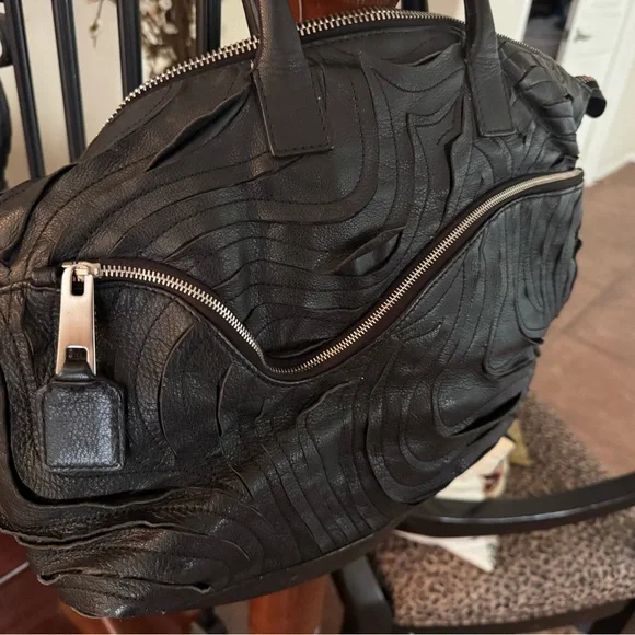 Marc Jacobs Black Laser Cut Wave Satchel Handbag - Picture 5 of 11